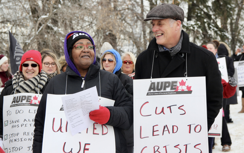 President Guy Smith joins AUPE activists at a rally at Alberta Hospital Edmonton.